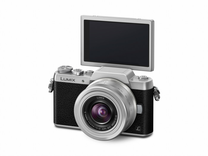 panasonic_lumix_gf7_flip_up.jpg